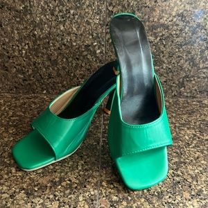 ☘️☘️Shamrock Green Open Toe Stiletto Heels☘️☘️